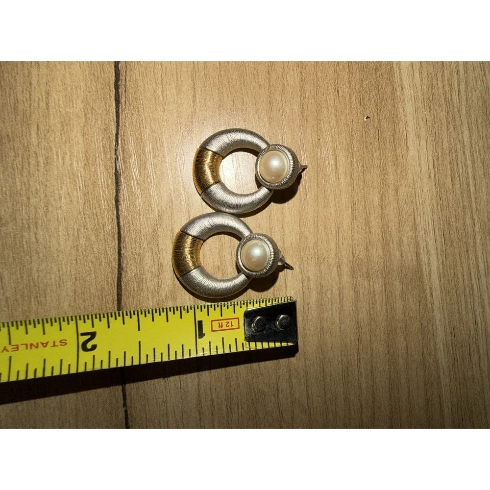 VTG Textured Gold Silver Tone Metal Door Knocker Fashion Post Earrings PEARL